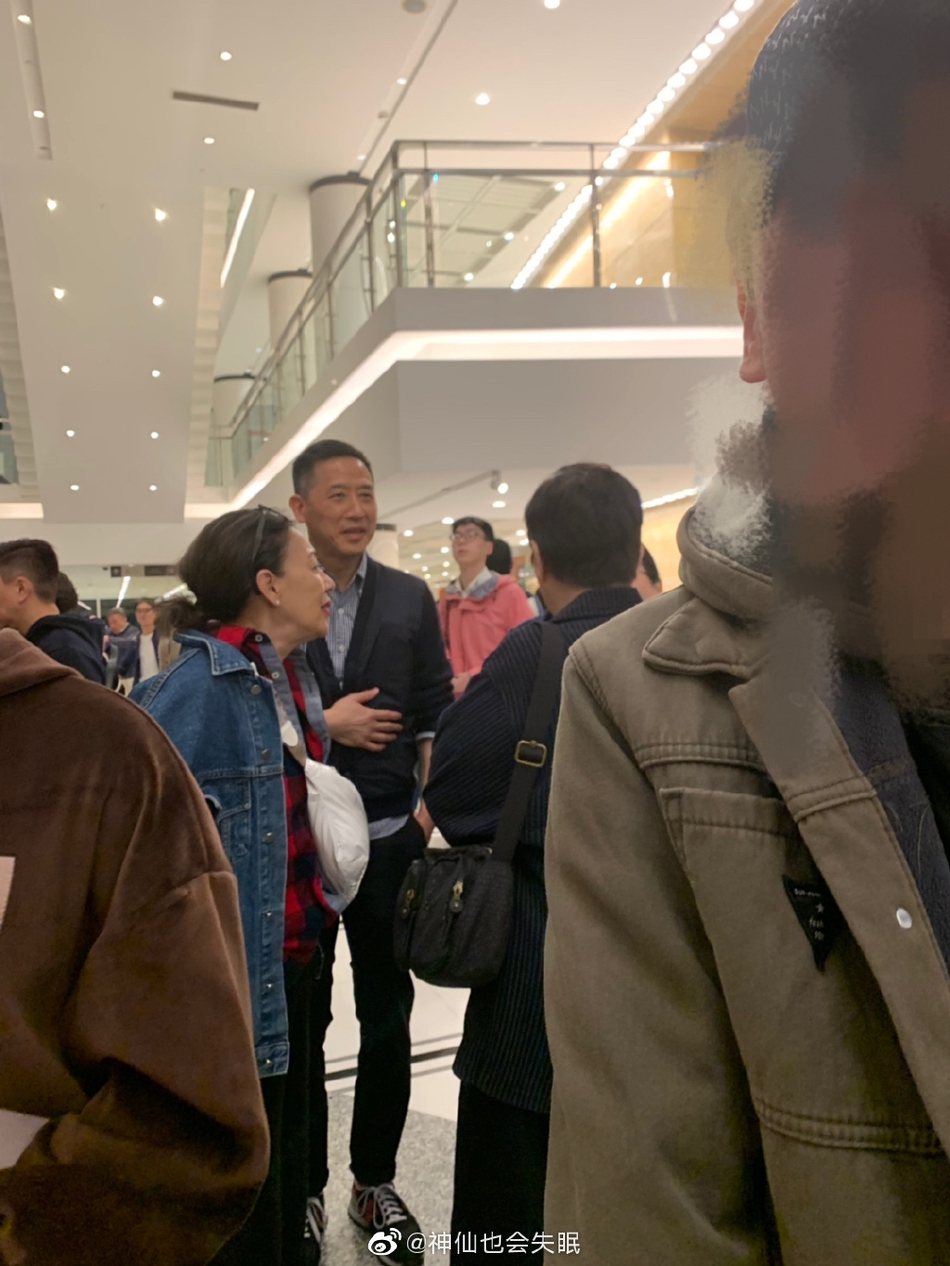 唐鹤德看霸王别姬被偶遇 网友赞其超级亲切