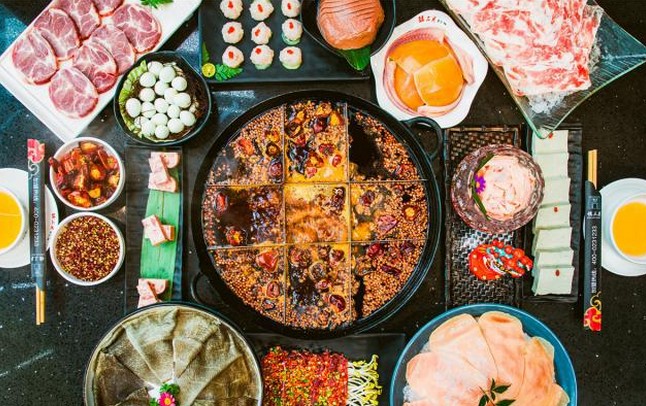 坐在文物古迹对面烫火锅 镇三关老火锅给你不一样的体验