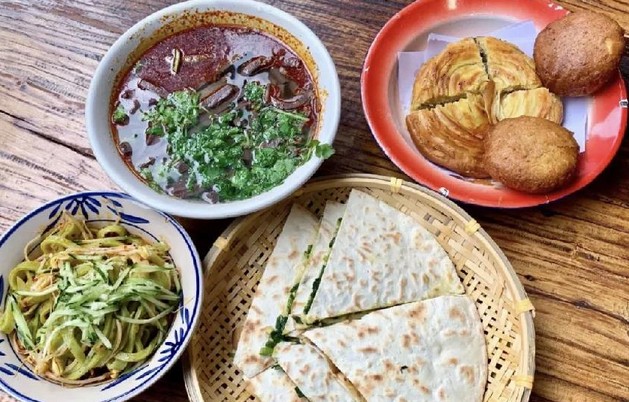 年总收入高达3亿元 袁家村打造“农民的店”