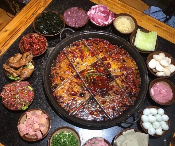 楠火锅:山城食客喜爱的正宗老火锅是什么味道?