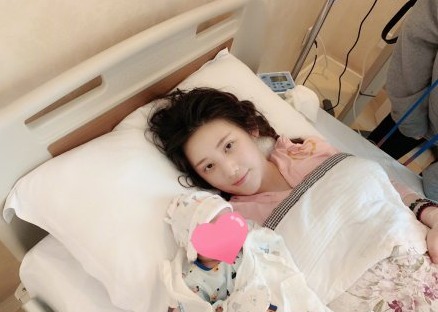 奇葩说马剑越生子 宝宝重8斤8钱