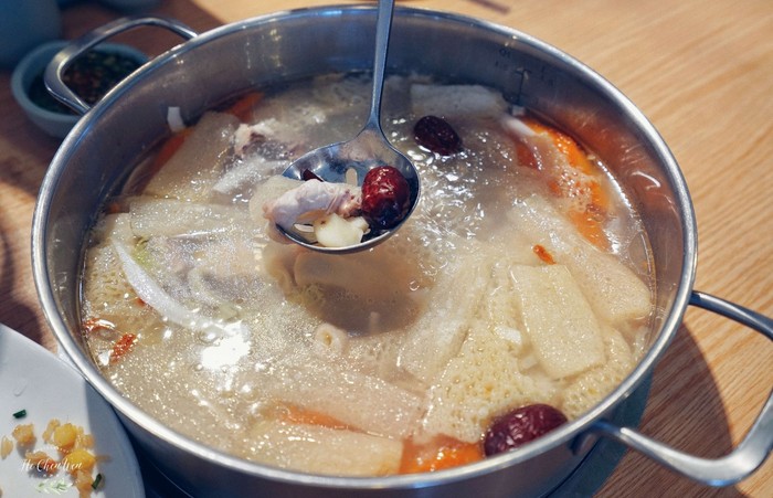 天然食材的美味、三亚风情的热浪 都在这只嗲嗲的椰子鸡!