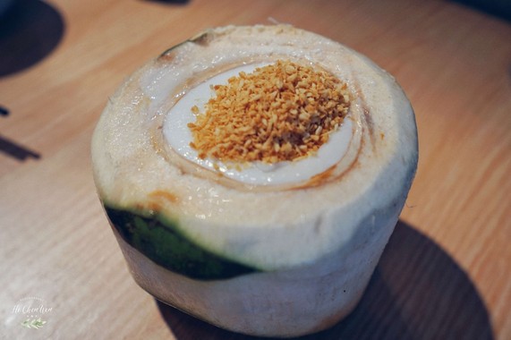 天然食材的美味、三亚风情的热浪 都在这只嗲嗲的椰子鸡!