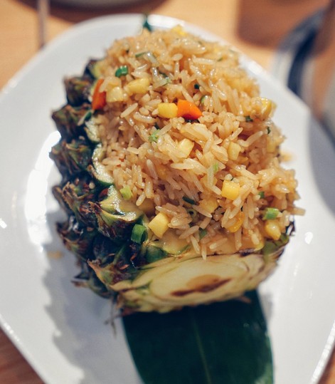 天然食材的美味、三亚风情的热浪 都在这只嗲嗲的椰子鸡!