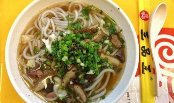 年销售额约2亿元 南宁三品王米粉获得“广西名小吃”称号