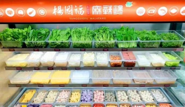 杨国福麻辣烫番茄汤底获好评 餐饮竞争回归食材