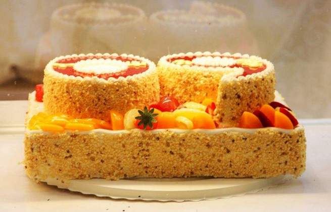 红跑车蛋糕:不含任何添加剂 好原料铸就好品质