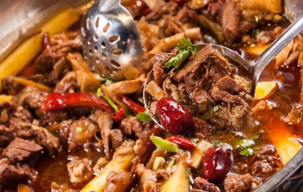 花样美腩牛腩火锅:几近苛刻的每一环 只为用心呈现美味