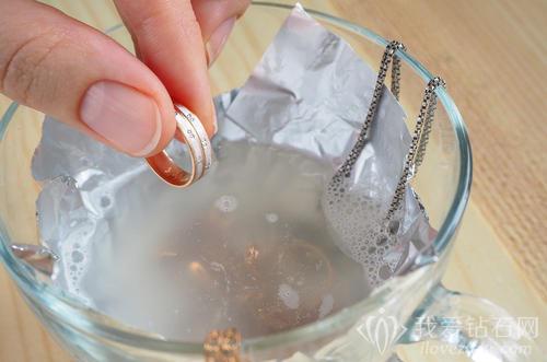 自己怎样洗黄金首饰 7816ac5542c73a1cbf466e22faf55ec8.jpg?_=1573526873770