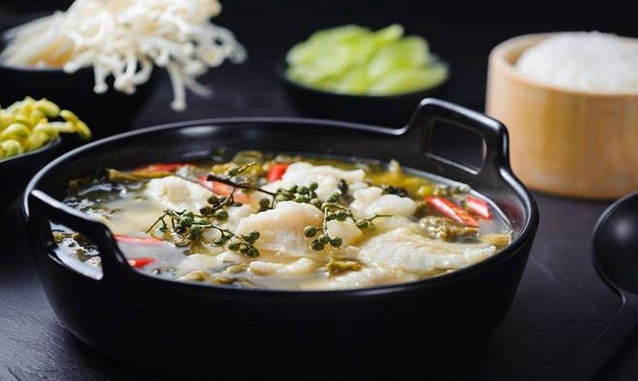 源自重庆的经典菜品 田哥酸菜鱼好吃不厌