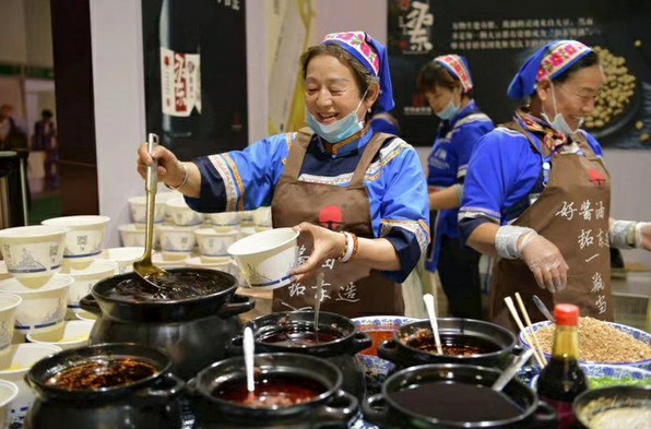 几代人传承 “叼”嘴昆明人的留焕小吃迈进消费新时代