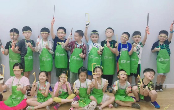 美术教育加盟靠谱吗?星控大师少儿美术告诉你