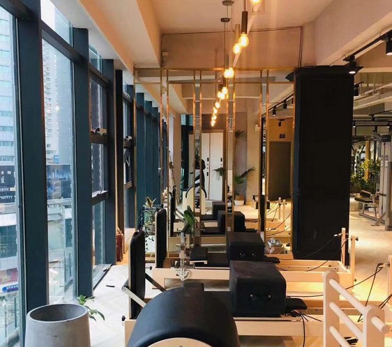 当健身房遇见轻食餐厅 F+轻食健身为你打造健康生活