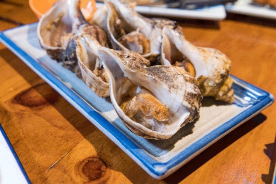 边撸串边喝酒边听歌 圆月烧烤的快意江湖