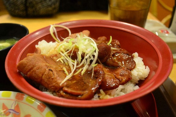 曾遭疯牛病危机还曾宣布破产 吉野家如何走过120年?