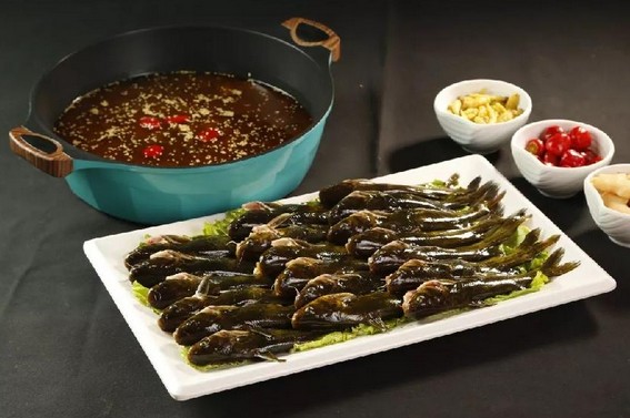 1年就开出100家新店 小小河边鱼凭啥“鱼跃龙门”?