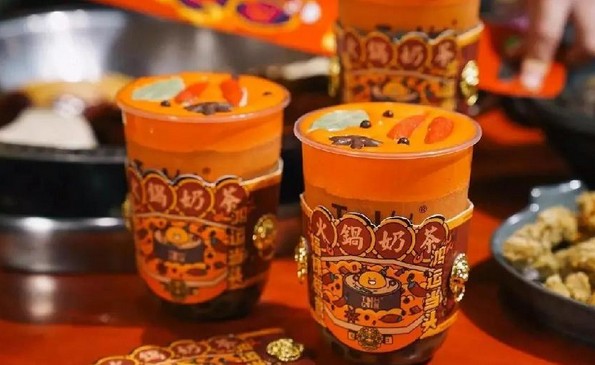 以假乱真!台盖和谭鸭血联名推出了一款火锅奶茶