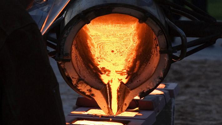 热卷螺纹的利润情况现差距 钢厂铁水转向在即?