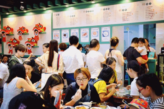 成立两年开出500家 五条人糖水铺为什么被加盟商信任?