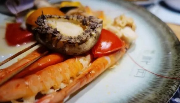 空姐辞职创业 朴田泰式火锅有什么不同?