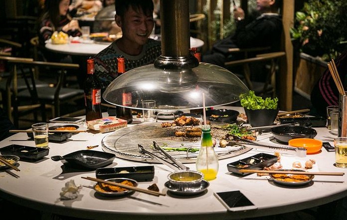 排队2个小时也要去的烤肉店 醉西昌有什么魔力?