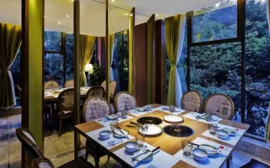 空姐辞职创业 朴田泰式火锅有什么不同?