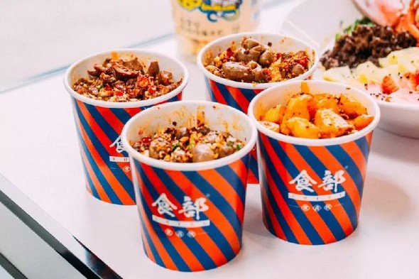 食部:加了龙虾和水果的酸辣粉你见过吗?
