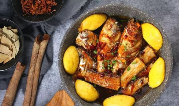 地狱模式开局 总营业额4000万 厨创东北老家经历了什么?