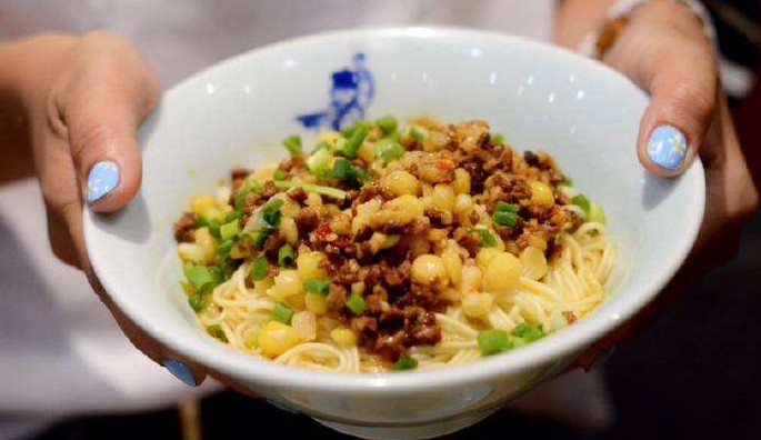 从1家开到30余家 兵哥豌豆面:美味来自于家乡的香叶