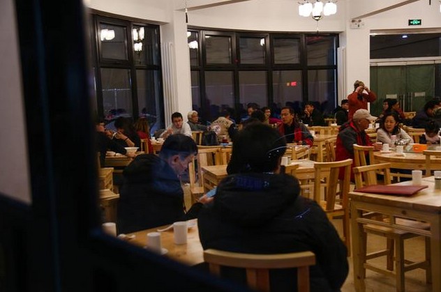 燕龙餐厅重新开业 焕然一新开始接受手机支付