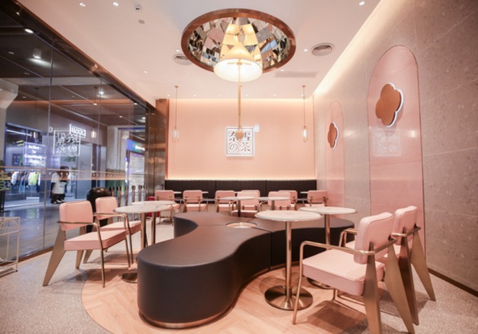 一半清醒一半迷醉 奈雪的茶与奈雪酒屋齐聚西北