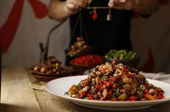 月流水40万 锅儿匠辣子鸡爆火的秘密是什么?