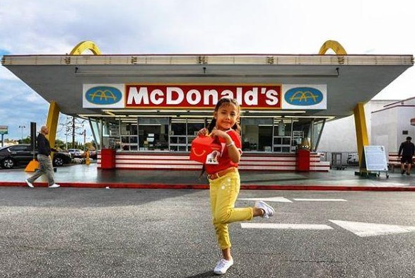 一周不到就卖出1亿份 麦当劳的开心乐园餐到底是个啥?