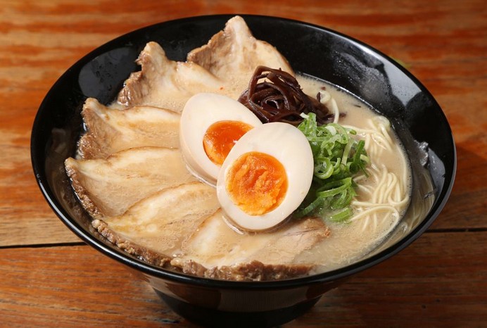 80平小店日营收2万 一龙拉面一火5年的秘密是什么?