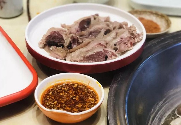 开业3年 见牛羊凭一道“白水煮羊肉”在重庆红海中拓店18家