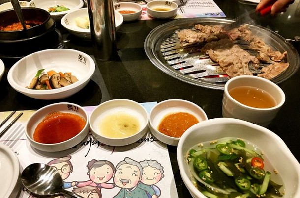 受年轻人追捧的“新式韩餐” 本家韩国料理让食客吃的放心