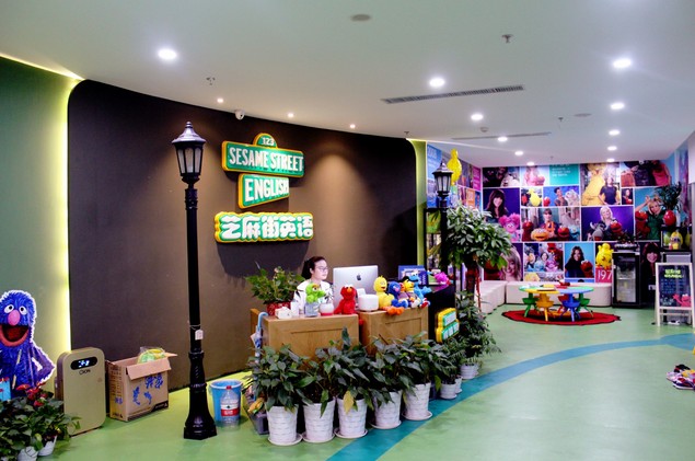 芝麻街少儿英语:百分百的英语环境 让孩子说出地道英语
