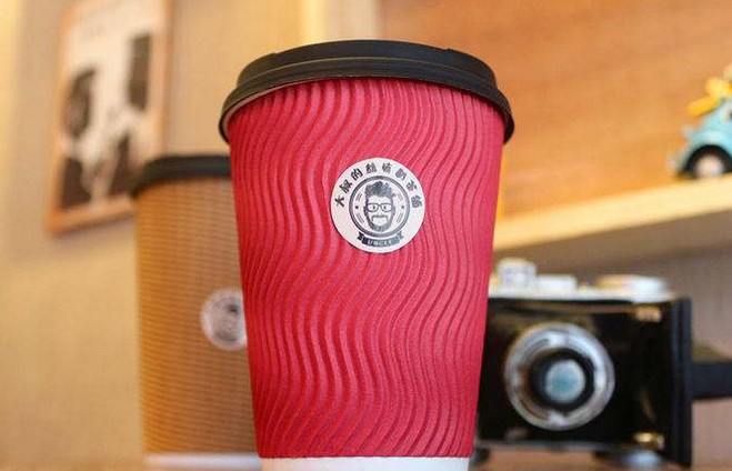 加盟店130家 大叔的丝袜奶茶铺每年售出10万杯奶茶