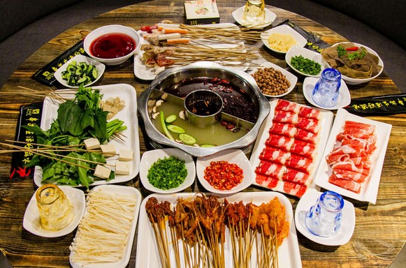 立足祖辈遗留秘方 佰人王串串香加盟店已覆盖全国各地