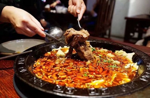 开业不到三个月就成重庆最热门餐饮品牌 受气牛肉做了什么?