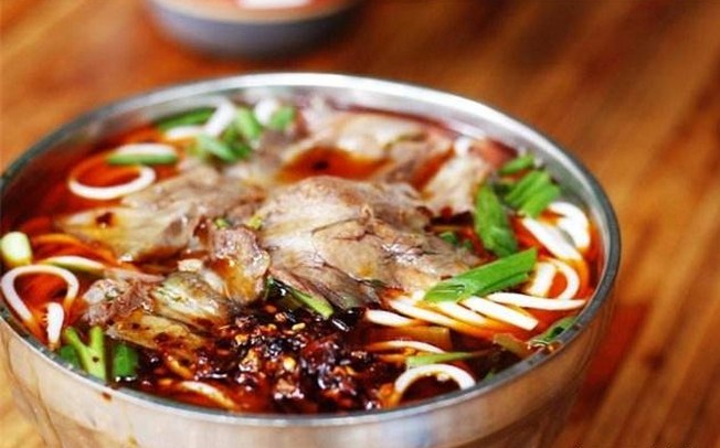 热气腾腾麻辣鲜香 花溪牛肉粉不缺回头客