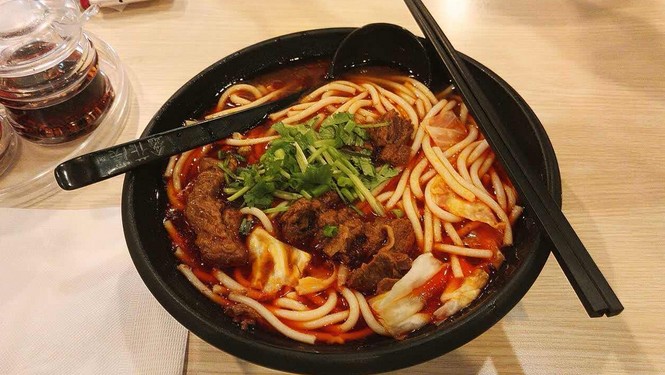 热气腾腾麻辣鲜香 花溪牛肉粉不缺回头客