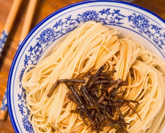 老饕面馆的葱油拌面 老上海人记忆里最香的味道