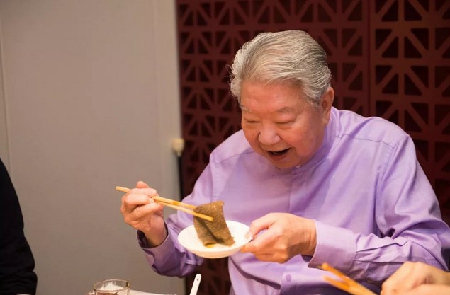 巴奴:凭毛肚火遍全国 美食家蔡澜专门坐飞机也要去吃