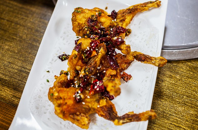 蚝情风味馆:专做癞蛤蟆的小吃店 一不小心就吃撑扶墙走