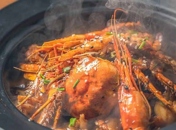 和蛙馆:冬阴功汤煮牛蛙 这种魔幻料理你怎么可以没吃过