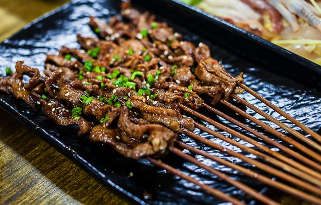 蚝情风味馆:专做癞蛤蟆的小吃店 一不小心就吃撑扶墙走