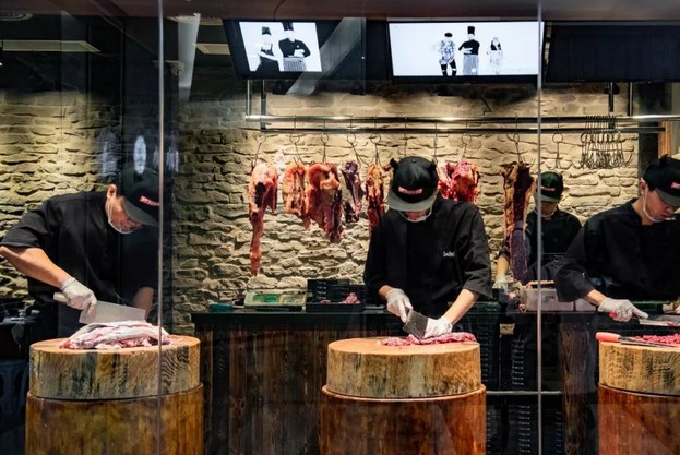 爽翻天的牛肉火锅自助餐 来原牛道 全牛宴不限量任吃