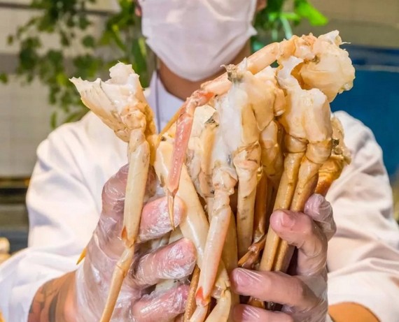 川骄海鲜自助:280+种海鲜盛宴 比脸还大的帝王蟹随便吃!