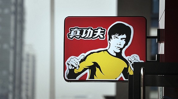 李小龙女儿起诉真功夫商标侵权 律师:很难制止其继续使用